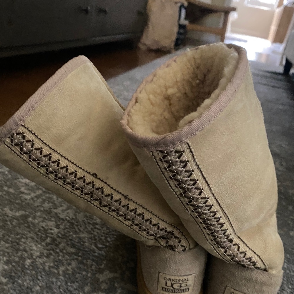 Ugh boots size 5